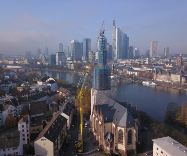 Mobilbaukran mieten - Kranarbeiten MK 140 - Eisele Cranes Frankfurt