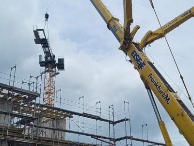 Turmdrehkranmontage mit Eisele Mobilkrane