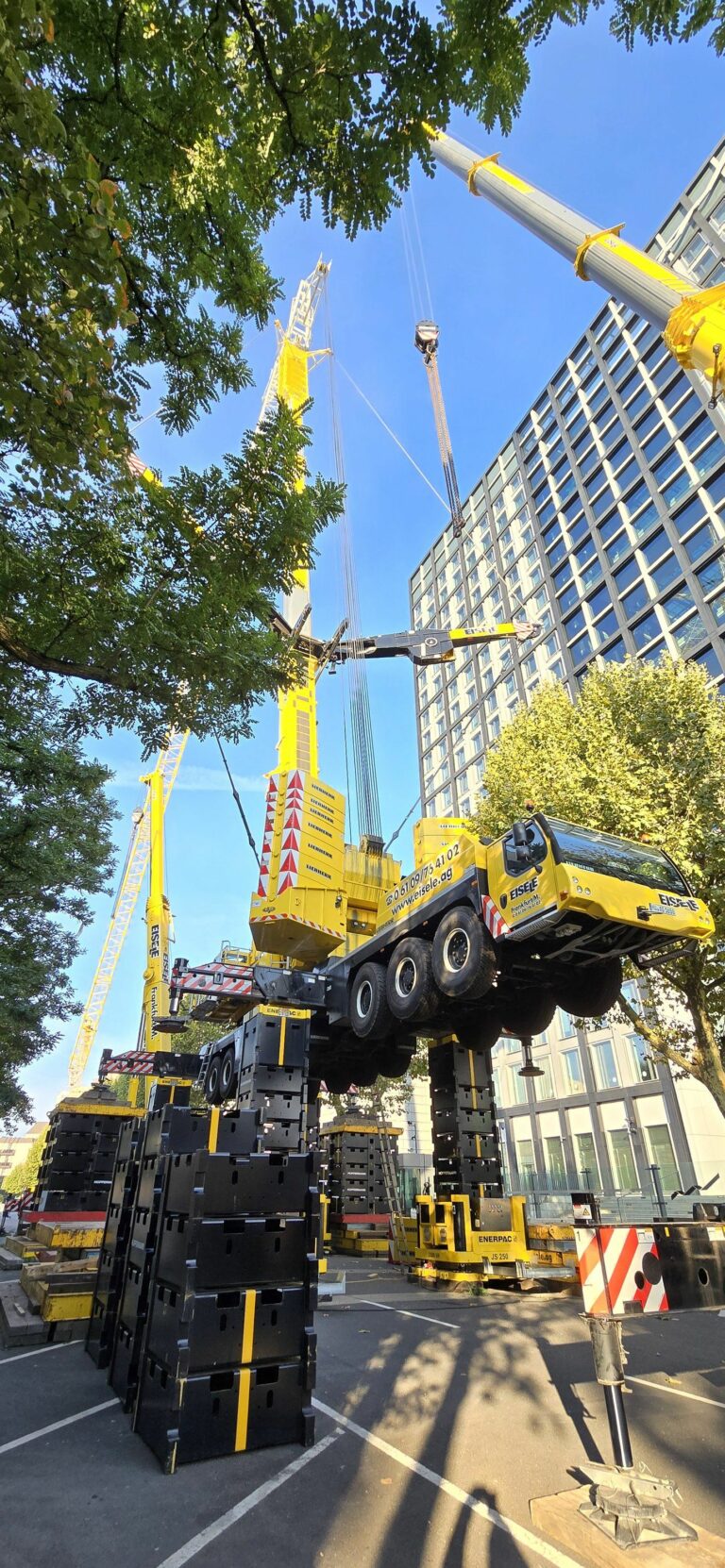 Motorenausstausch Jack-Up System Hilfskran Unterbau Börse Eschbach